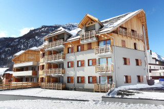 Ski holiday in a residence in serre chevalier oxygene-ski-collection