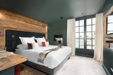 room-hotel-chabichou-hiver-ski-in-ski-out-oxygene-ski-collection