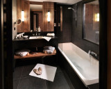 chambre-deluxe-salle de bain-hotel©M de Megève
