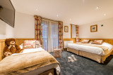 chambre-tradition-triple-hotel-eterlou-proche-des-pistes-oxygene-ski-collection