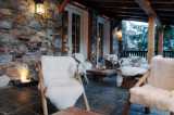 hotel-4-etoiles-megeve-terrasse-hiver-montagne-vacances-ski-station-Lodge Park-oxygene-ski-collection