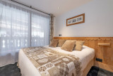 petite-chambre-classique-hotel-eterlou-proche-des-pistes-oxygene-ski-collection