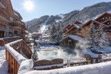 piscine-hotel-eterlou-meribel-proche-des-pistes-oxygene-ski-collection