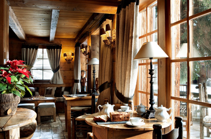 bar-hotel-5-etoiles-les-fermes-de-marie-megeve-station-montagne-hiver-oxygene-ski-collection
