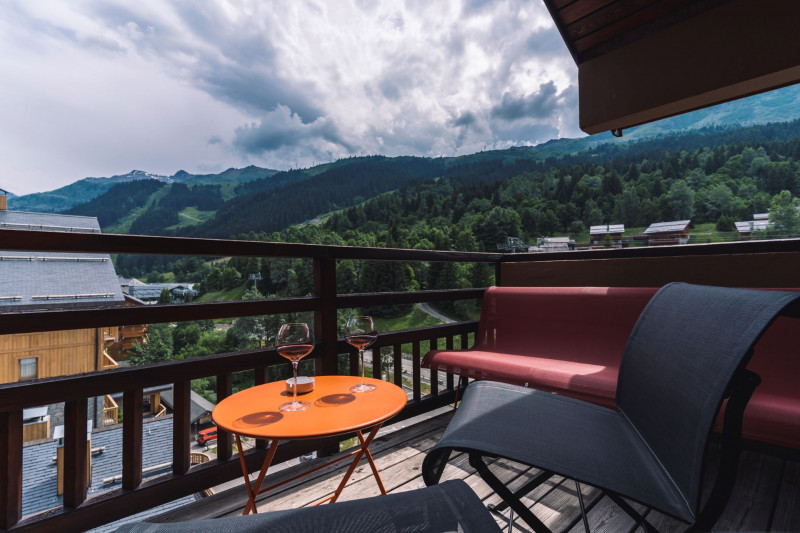 hotel-le-savoy-balcon-meribel-station-vue-montagne