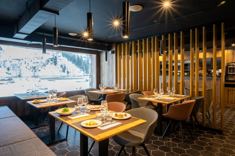 hotel-tetras-lodge-restaurant-vue-©les étincelles-oxygene-ski-collection