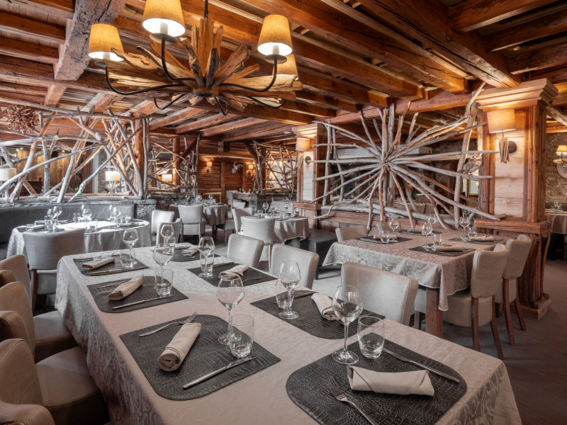 restaurant-la-grange-meribel-hotel-eterlou-oxygene-ski-collection