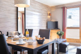 Val thorens,4 people apartment to rent close to the ski slopes chalet des neiges hermine OSC