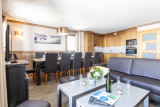Val thorens,12 people apartment to rent close to the ski slopes chalet des neiges hermine OSC
