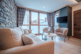 location-apartment-eight-people-yeti-tignes-close-to-the-slope-oxygene-ski-collection