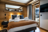 location-appartement-quatre-chambres-cabine-dix-personnes-residence-falcon-lodge-meribel-oxygene-ski-collection