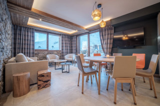 location-apartment-eight-people-yeti-tignes-close-to-the-slopes-oxygene-ski-collection