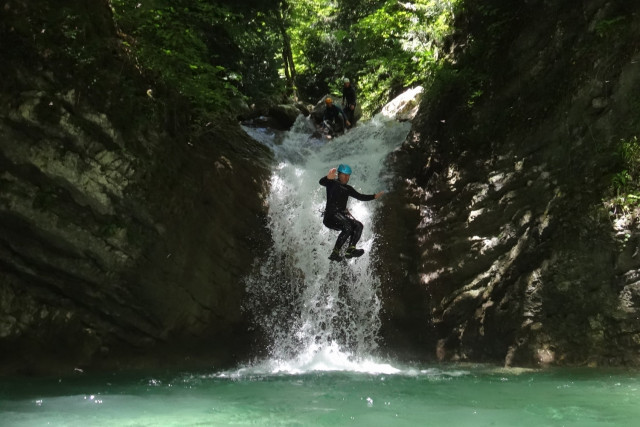 canyon-eaux-rousses-jump-bozel-doron-nature