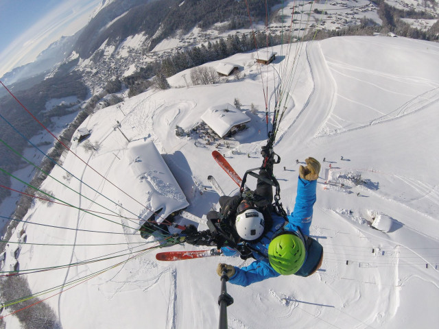 Parapente-ski-snowboard-montagne-station-de-ski-oxygene-ski-collection ©Oxygène