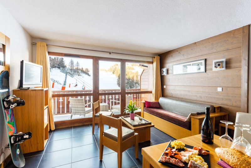 apartment-two-rooms-four-people-la-plagne-ski-in-ski-out-oxygene-ski-collection