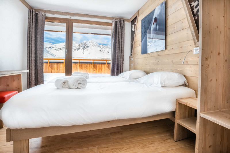 location-apartment-twelve-people-cap-neige-tignes-ski-in-ski-out-oxygene-ski-collection