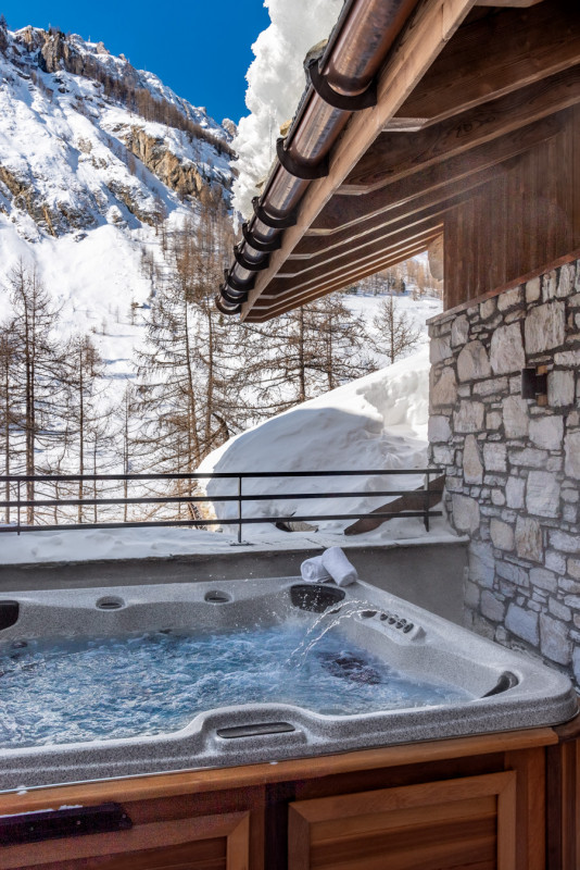 vail-lodge-val-disere 10 people apartment ski-in ski-out oxygene-ski-collection