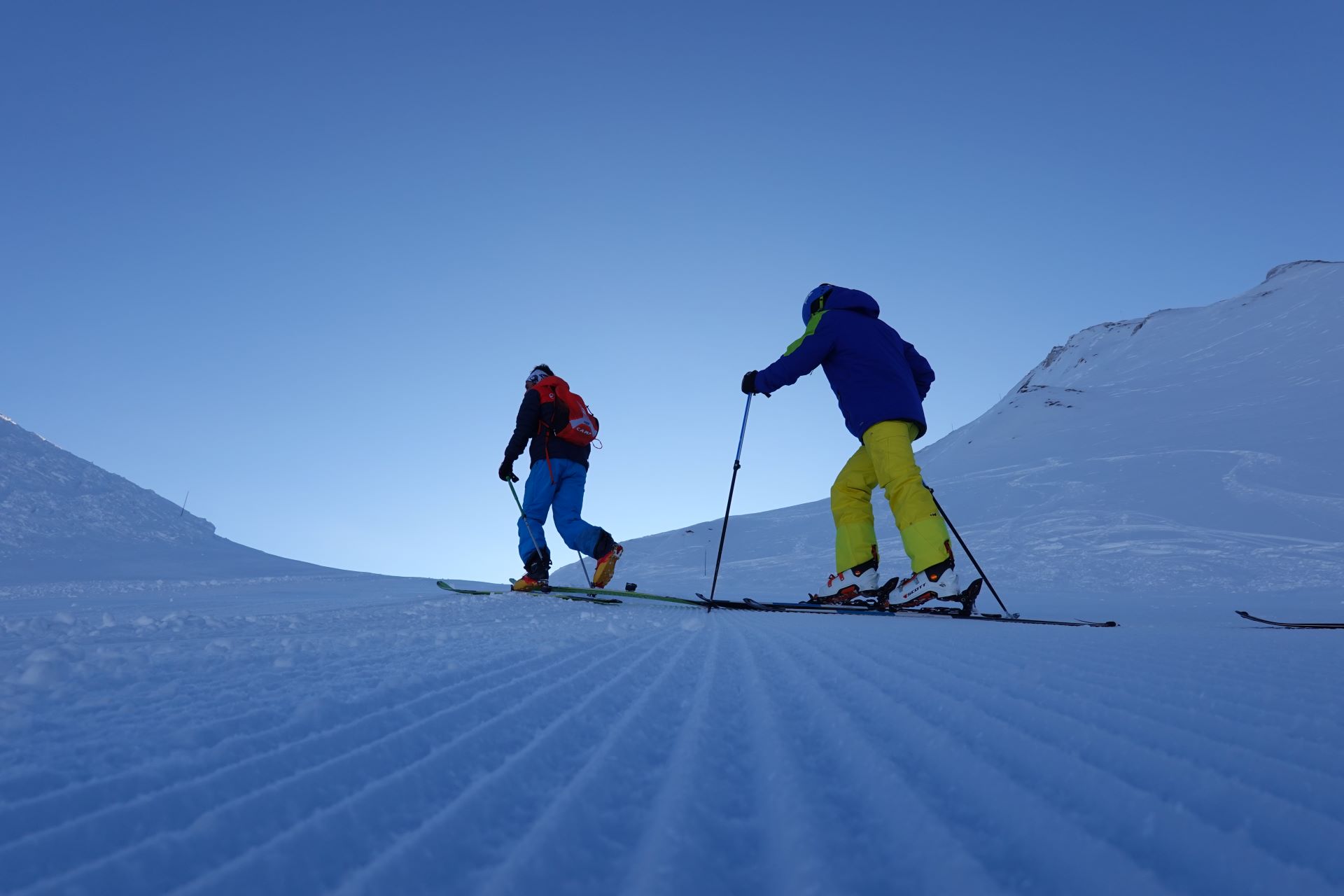 premieres-traces-ski-splitboard-montagne-station-de-ski-oxygene-ski-collection - © Oxygène ski