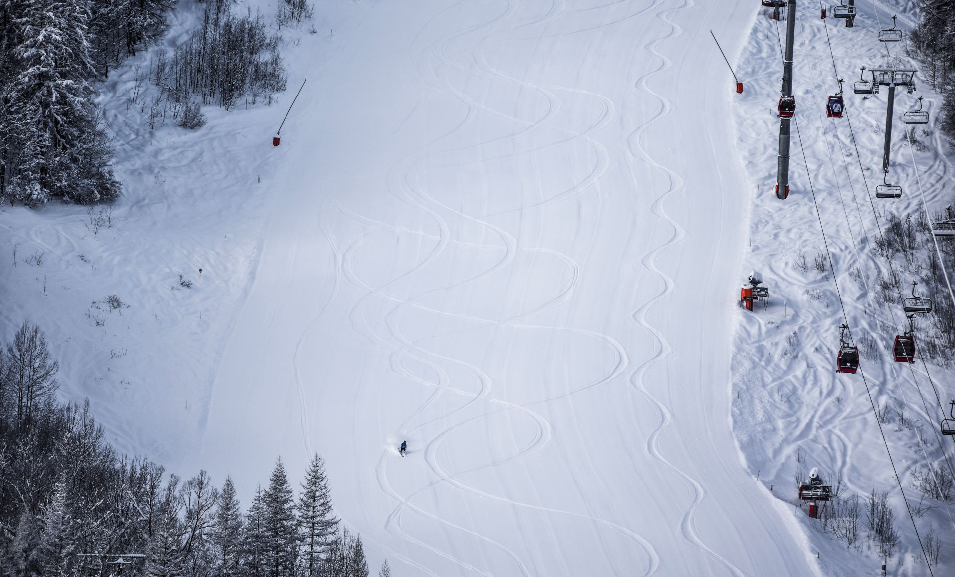 serre-chevalier-winter-slopes-ski-resort-french-alps