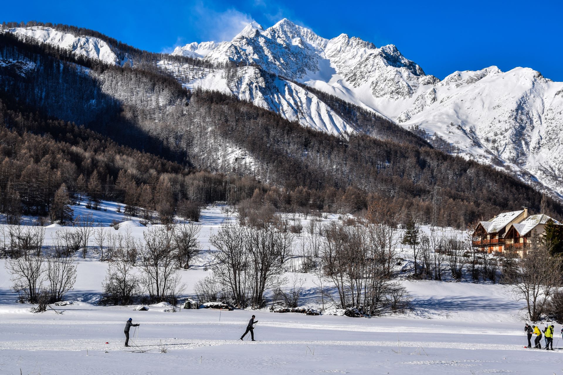 serre-chevalier-cross-country-skiing-french-alps