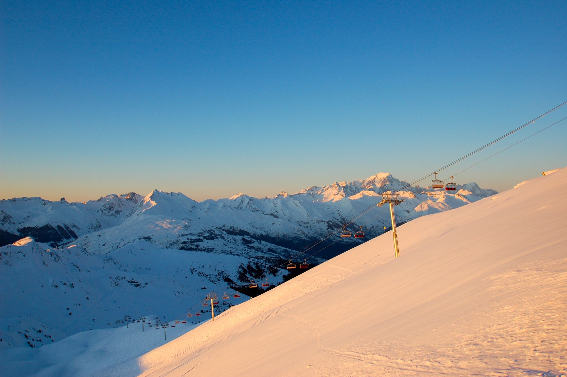 Soirée-moonlight-experience-montagne-station-de-ski-alpes-oxygene-ski-collection 
