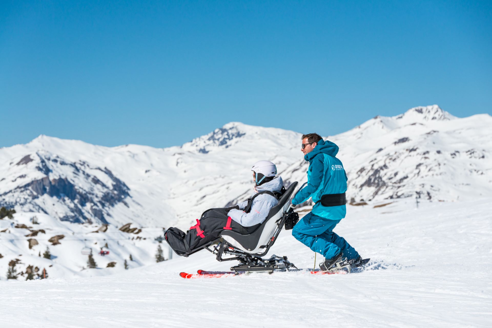 tandem-ski-cours-ski-siege-handiski-station-montagne-oxygene-ski-collection
